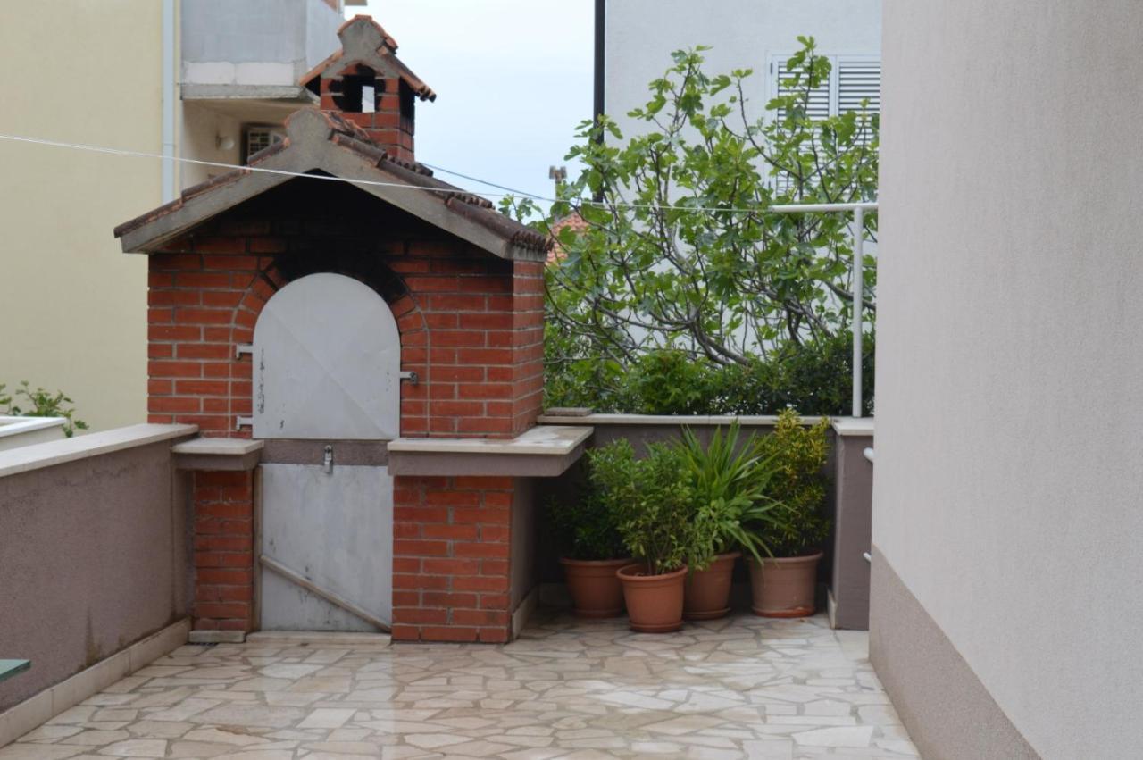 Apartamento Soba Mira Makarska Exterior foto